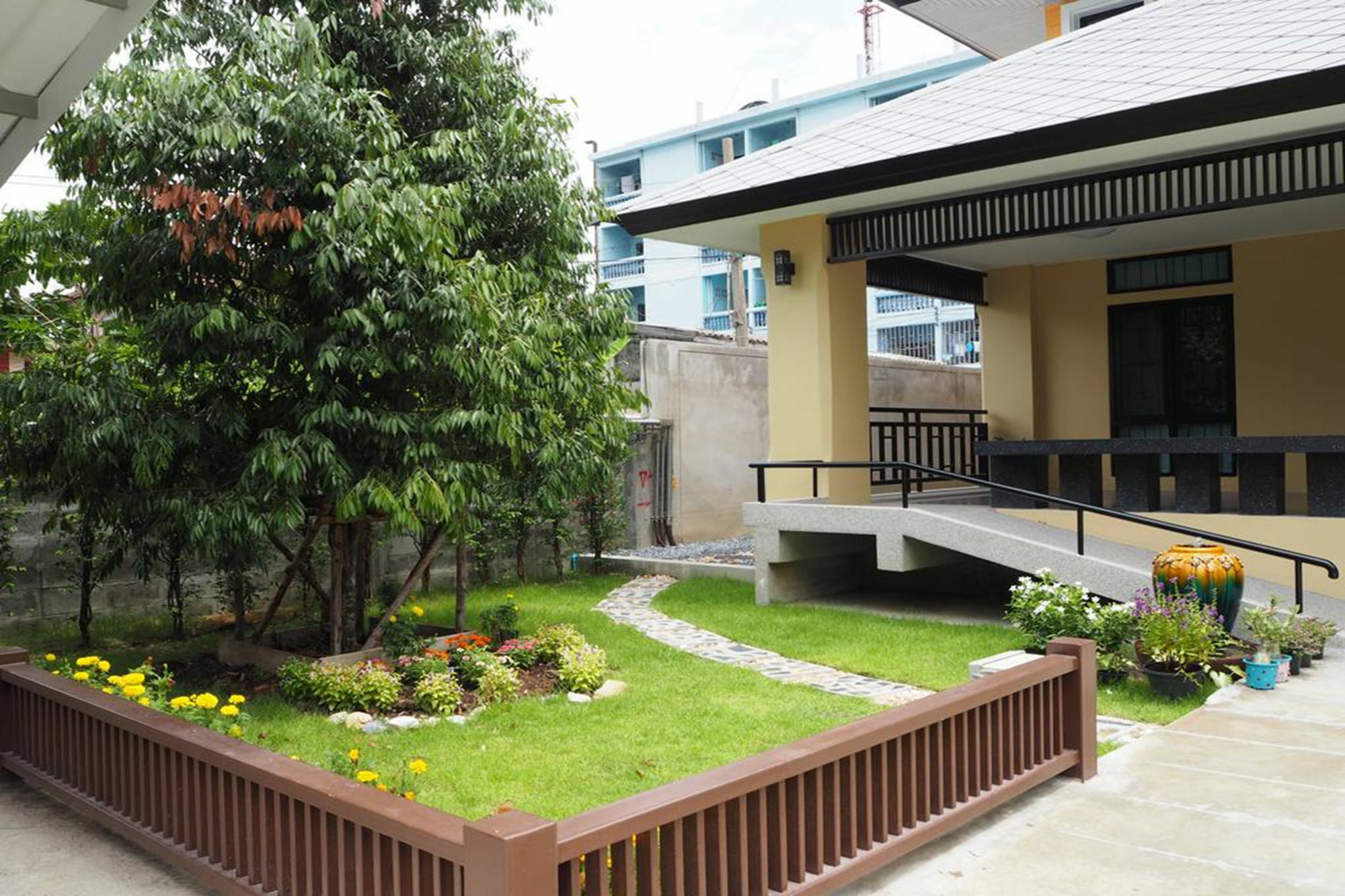 Sukhumvit 50 Garden Home Ban Khlong Nang Li Extérieur photo